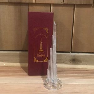 Glass Dubai Burj Khalifa statue